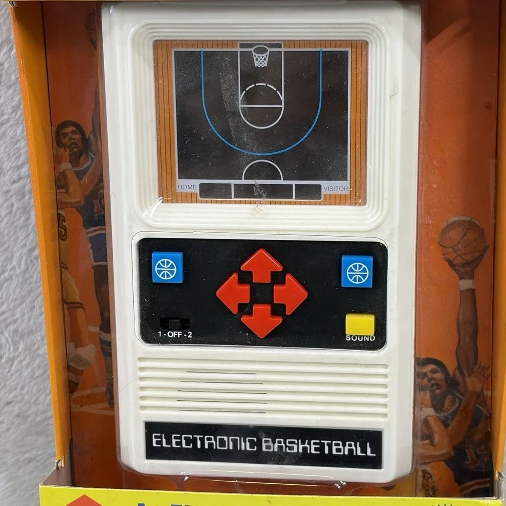 Electronic Basketball Handheld Game Basic Fun 2016 Mattel Retro Vintage Style